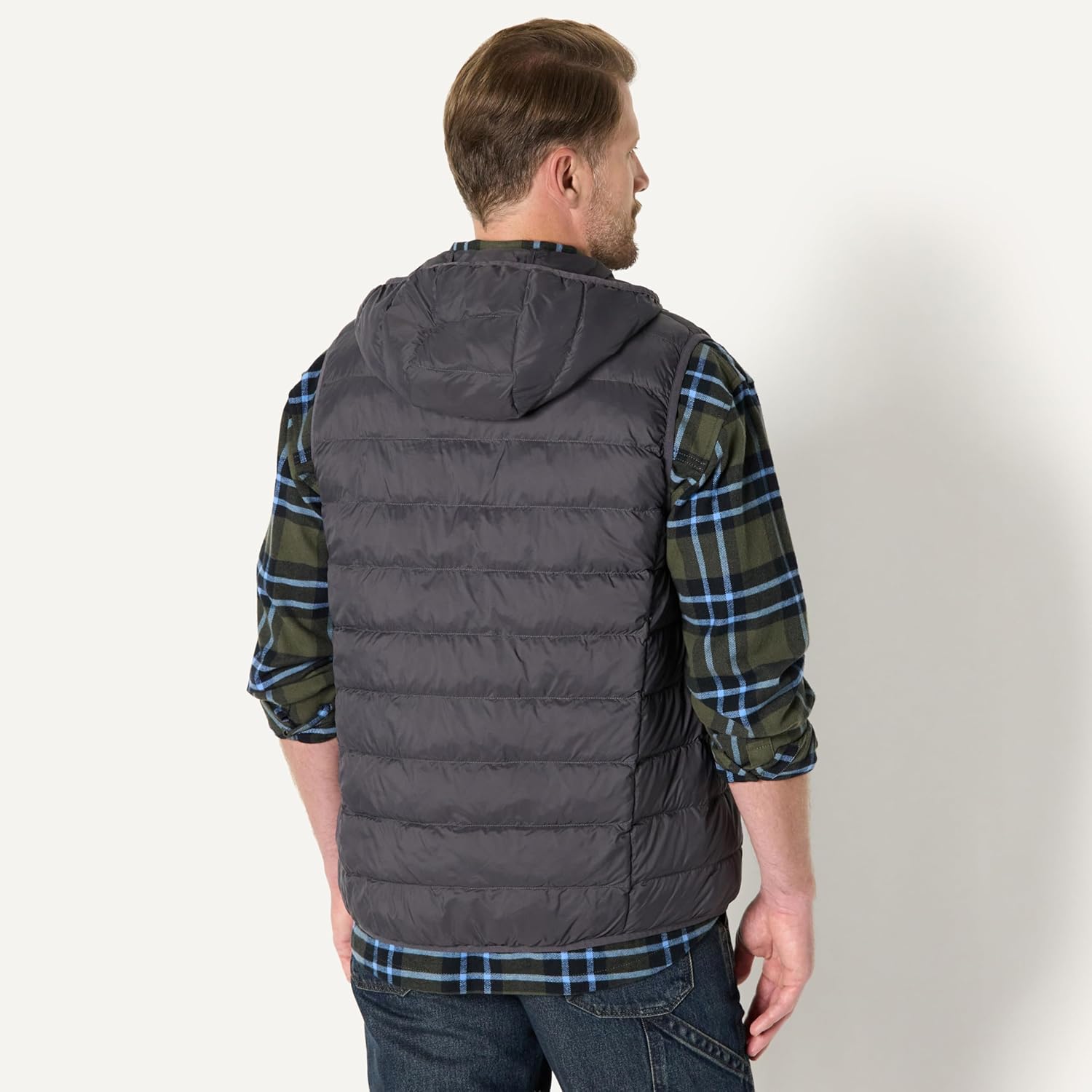 Thumbnail 2 de Amazon Essentials Herren leichte, wasserabweisende Relaxed-Fit-Steppweste mit Kapuze