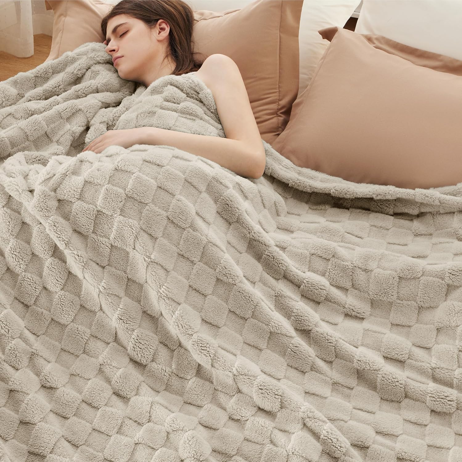 Detalle de Bedsure Blanket-Checkboard-Jacquard King Blanket, Brown, 100% Polyester