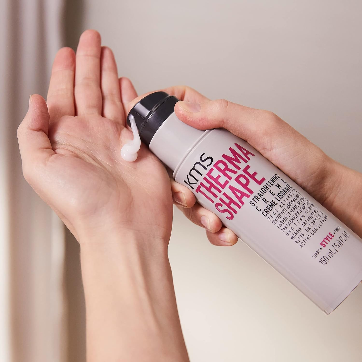 Detalle de KMS ThermaShape Straightening Creme: All Hair Types, Heat Protection & Frizz Control (150ml)