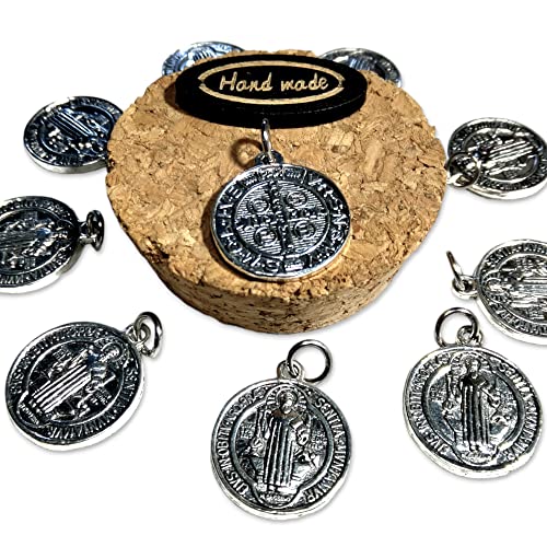 Detalle de WORLD GOBLINS Artisans: 10 Medallas de San Benito en Plata 17mm con Bolsa de Yute (Fabricadas en España)