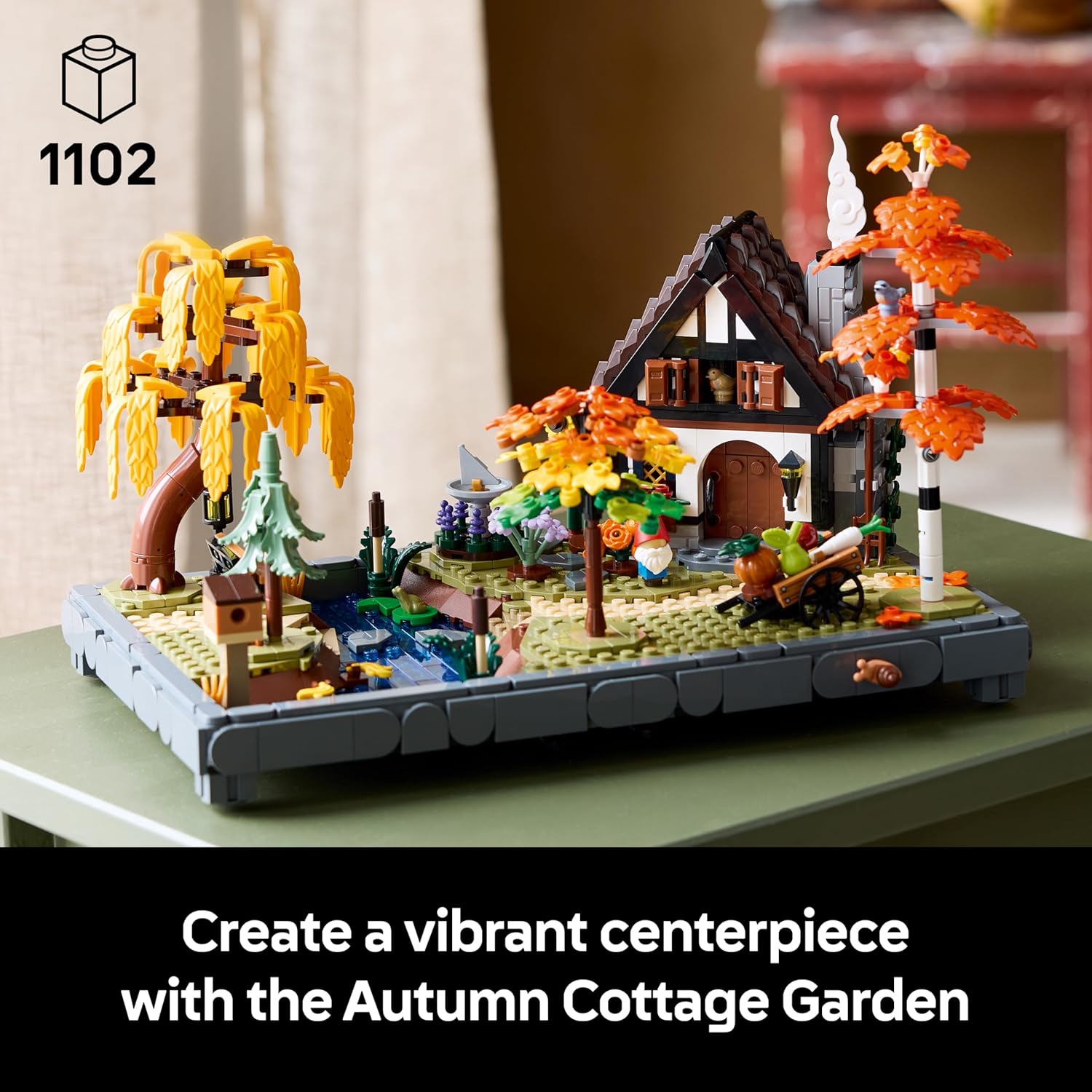 Detalle 2 de LEGO Icons Autumn Cottage Garden 11372