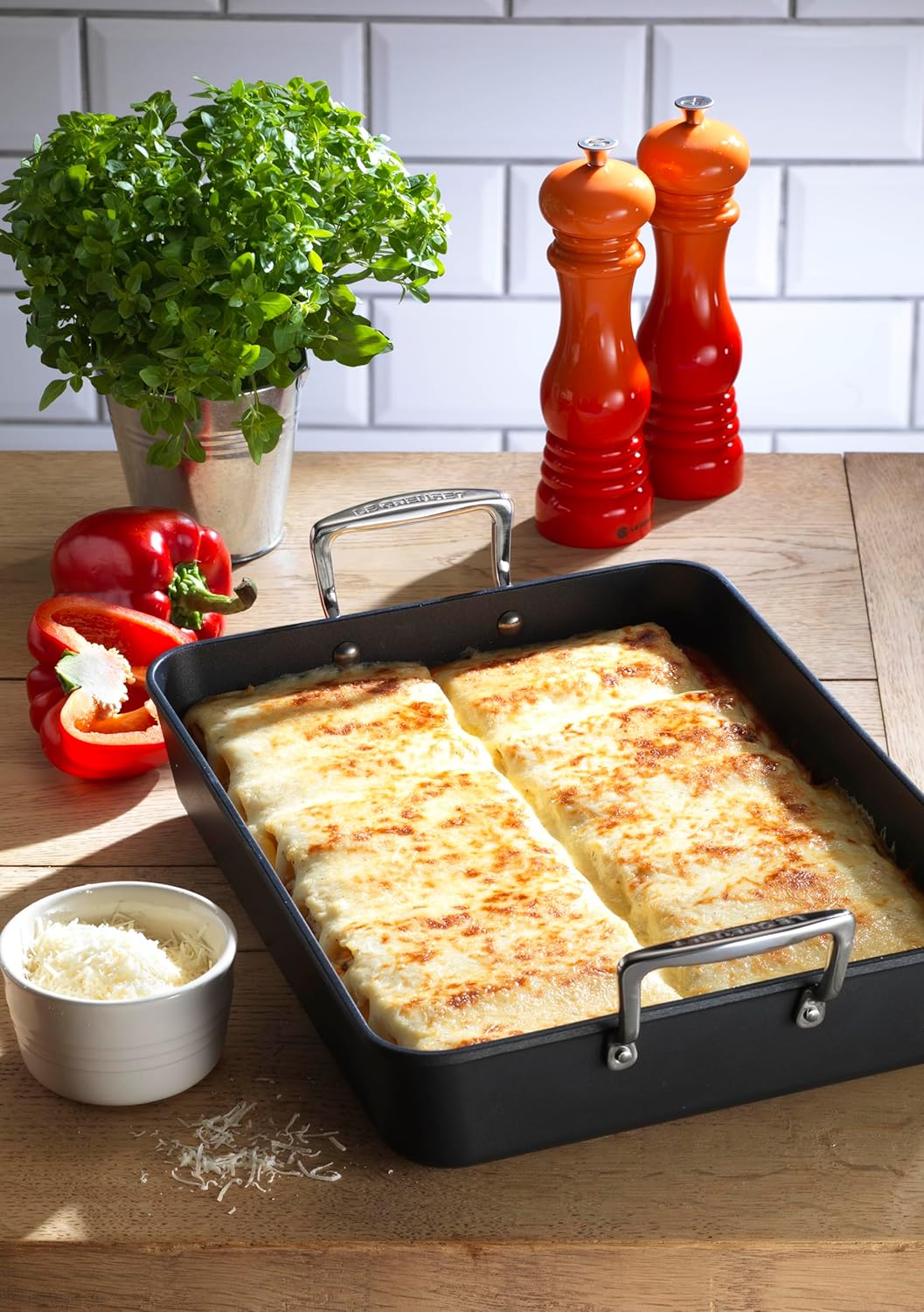 Detalle de Le Creuset Toughened Non-Stick Rectangular Roaster, 35 cm
