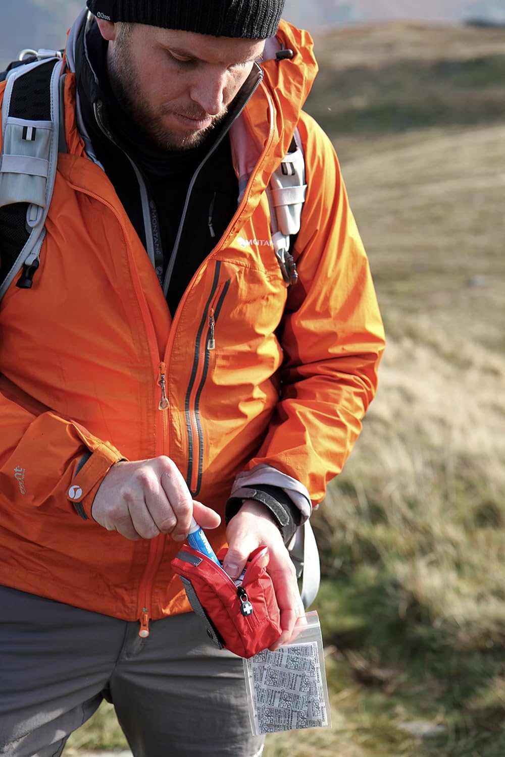 Thumbnail 6 de Lifesystems Pocket First Aid Kit: CE Certified Contents for Hiking and Outdoors