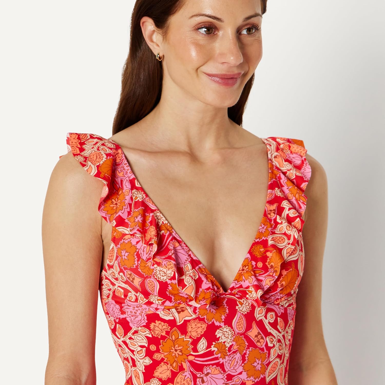 Thumbnail 2 de Amazon Essentials Women's Ruffle V-Neck One-Piece Swimsuit