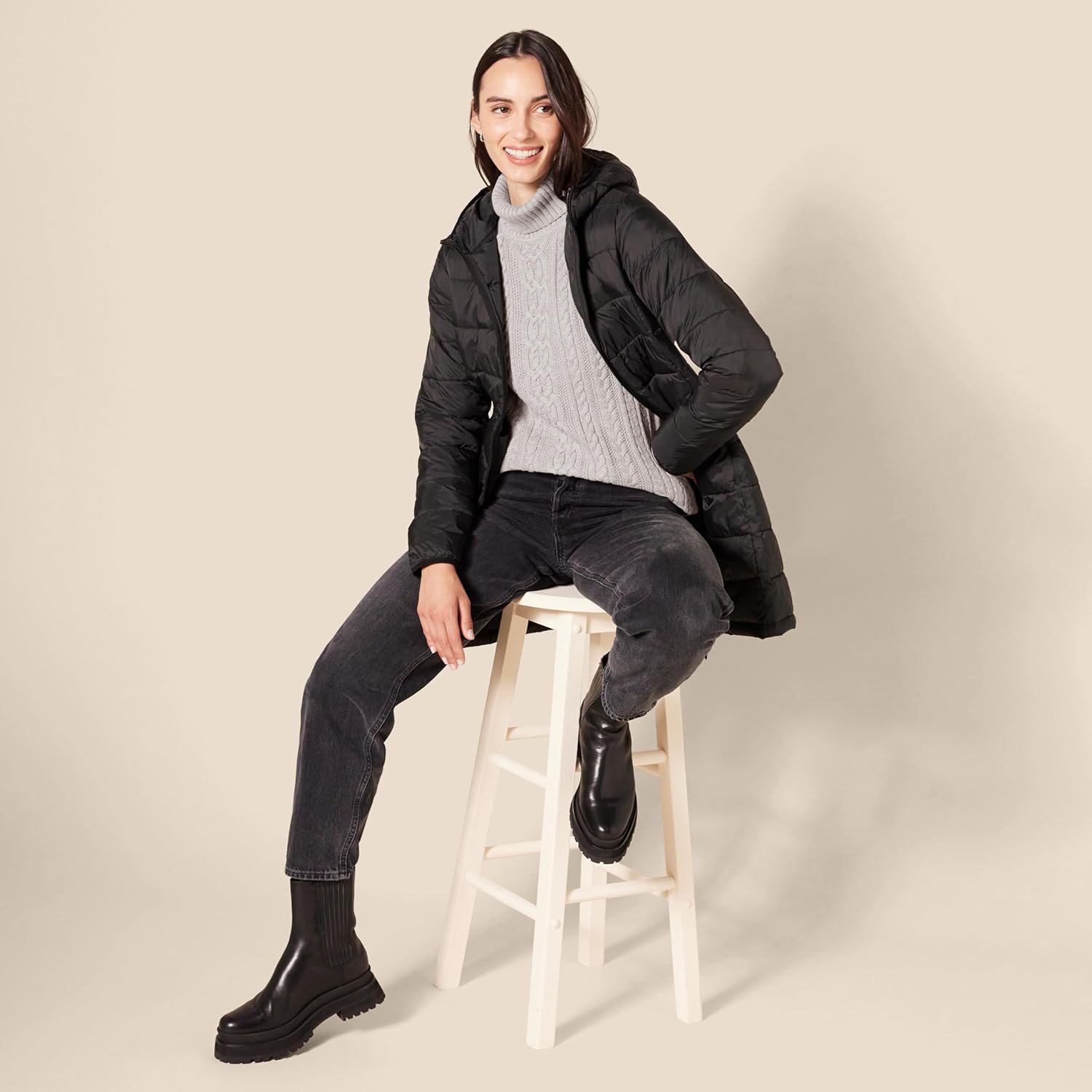 Thumbnail 3 de Amazon Essentials Women's Cable Knit Turtle Neck Jumper (Available in Plus Size)
