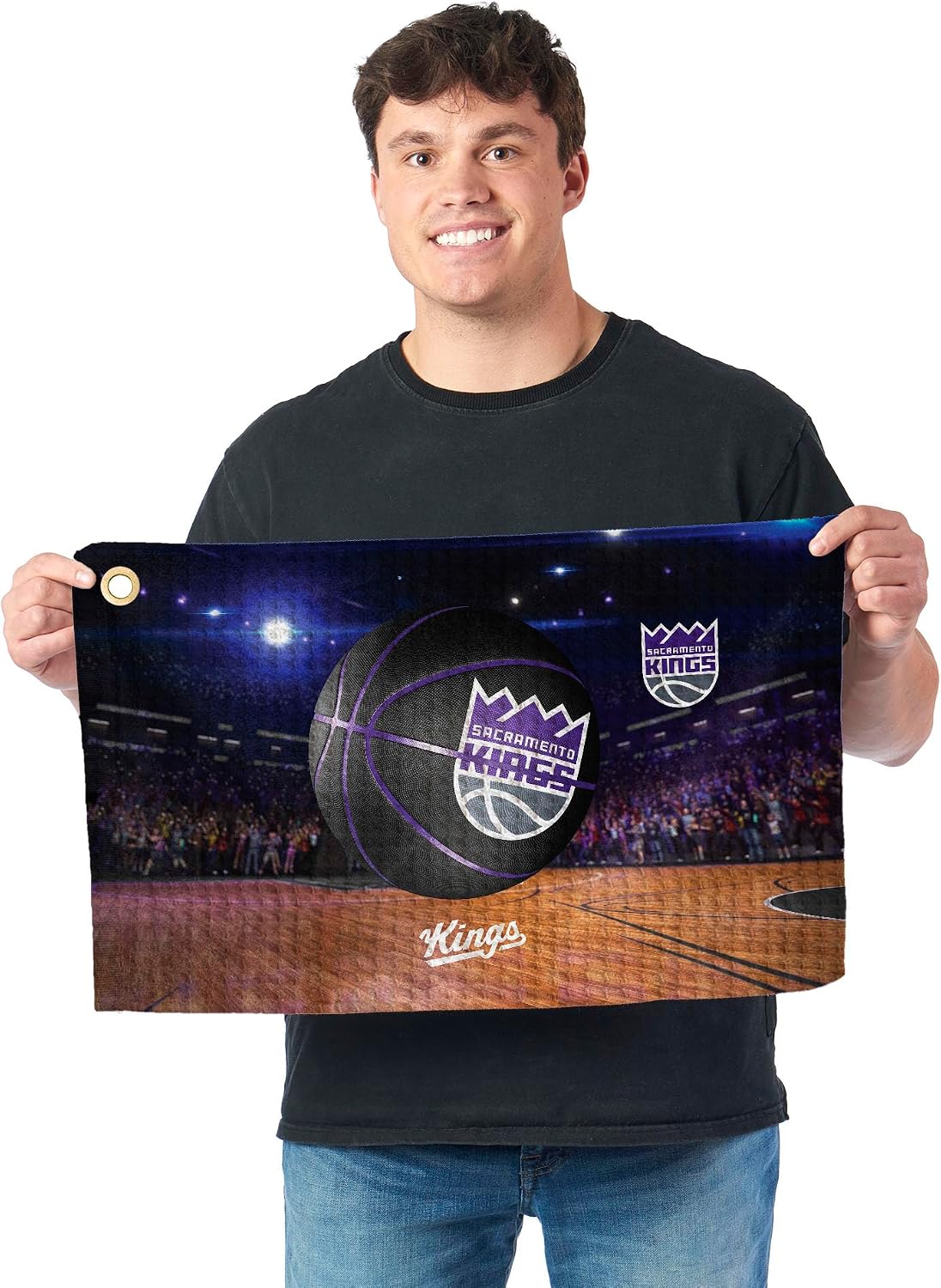 Detalle 2 de Northwest NBA Golf Towel (16x25 in) – Official Licensed Microfiber Waffle Fabric Club Cleaning Accessory