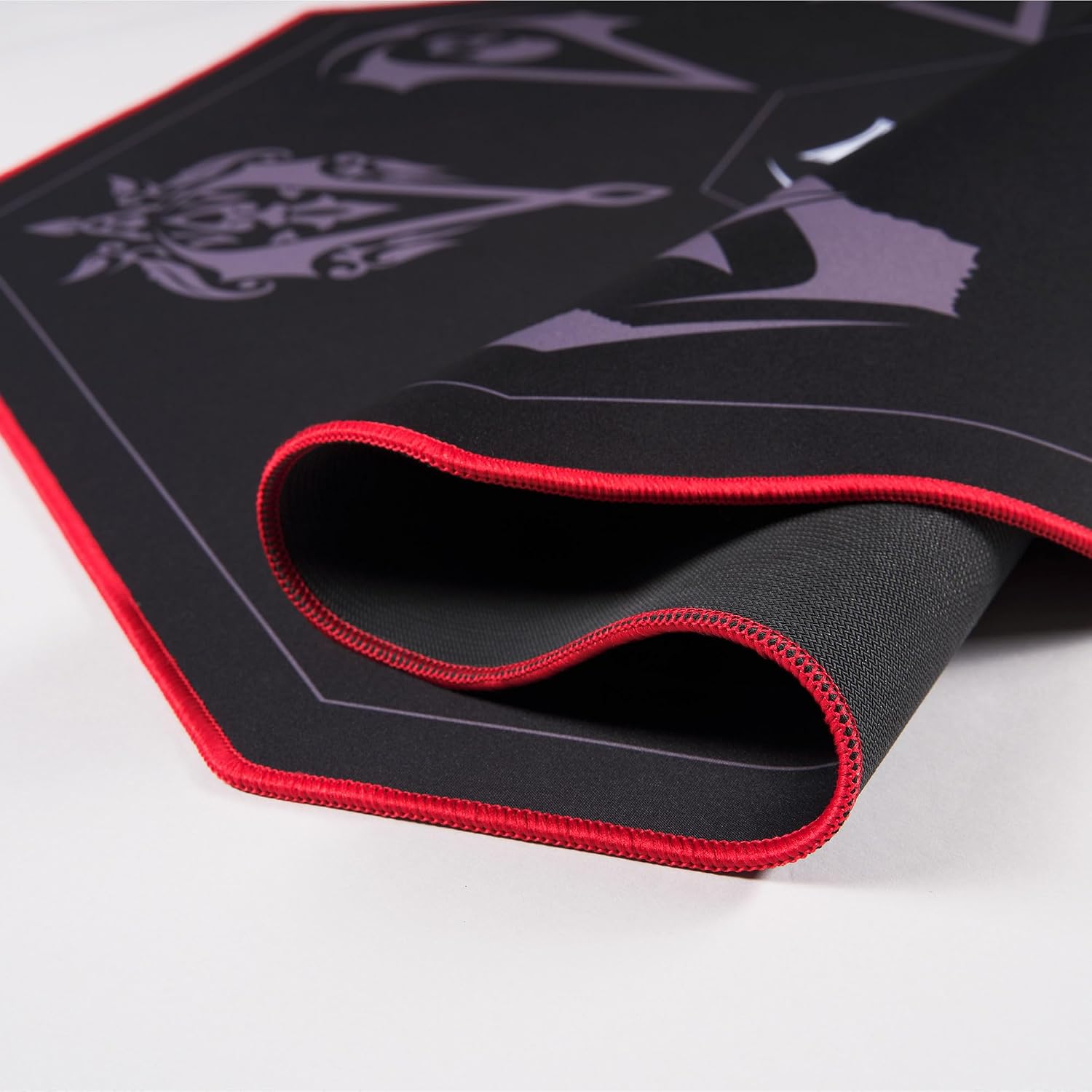 Detalle de Subsonic Assassin’s Creed Gaming-Bodenmatte 100 x 100 cm – rutschfest, schützend fürs Parkett & bequem fürs Gaming