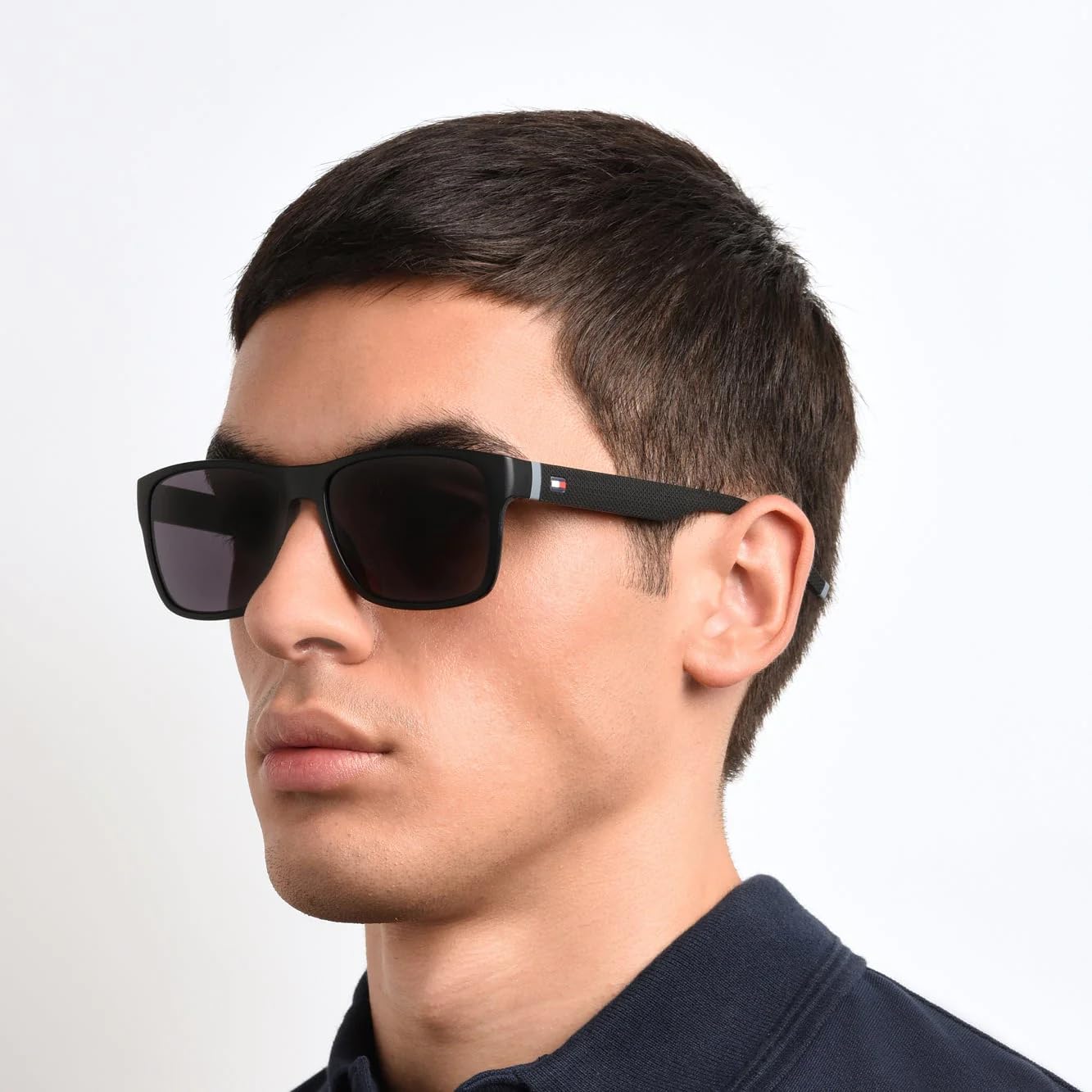 Detalle de Tommy Hilfiger TH 1718/S Sunglasses Uomo – pacco da 1, modello 56 mm, colore 08A/IR BLACK GREY
