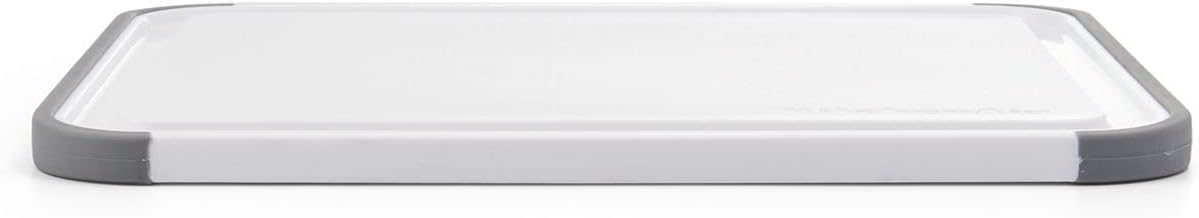 Detalle 2 de KitchenAid Classic kunststof snijplank 20 x 25 cm met antislipranden