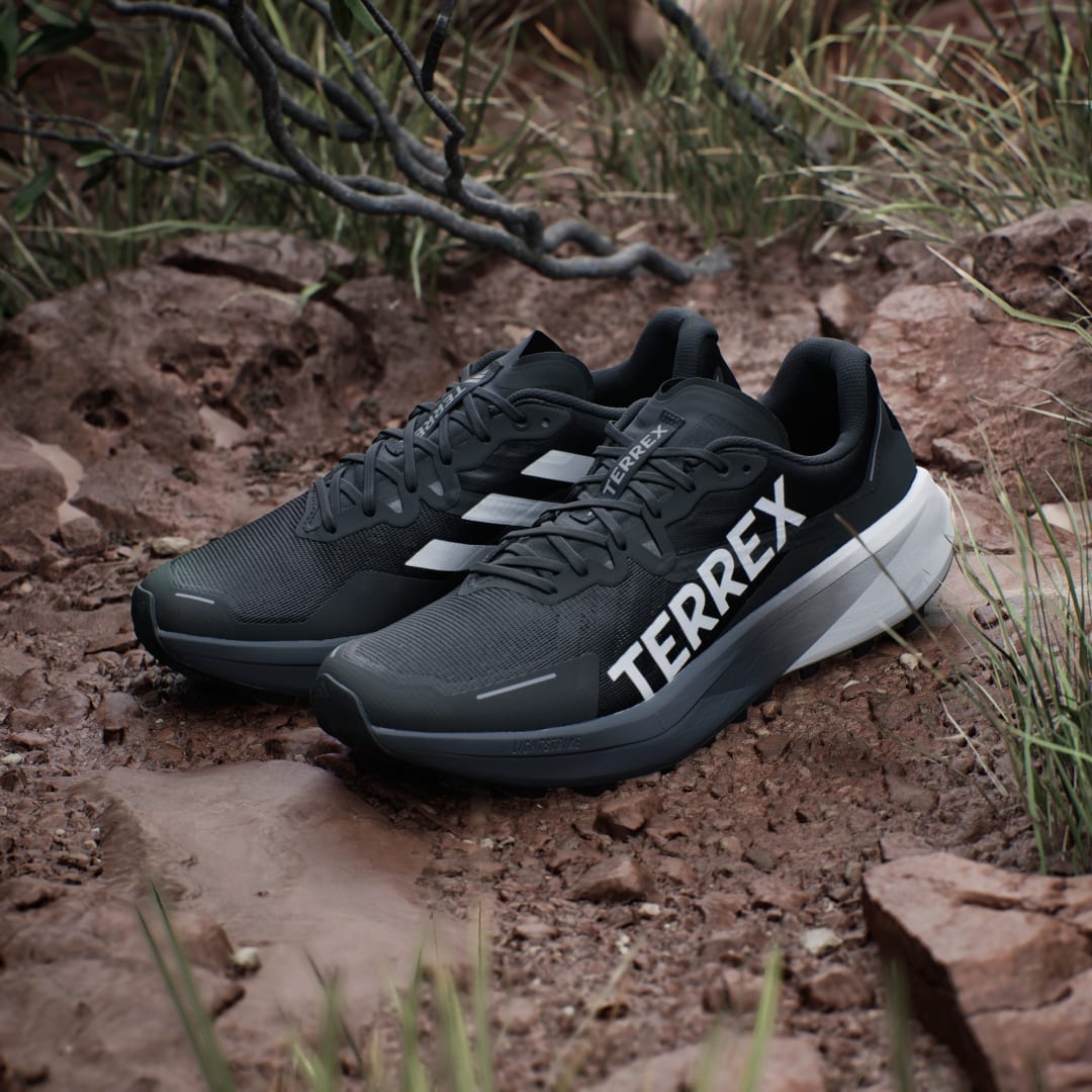 Detalle 2 de Adidas Terrex Agravic 3 Zapatilla trail Negra