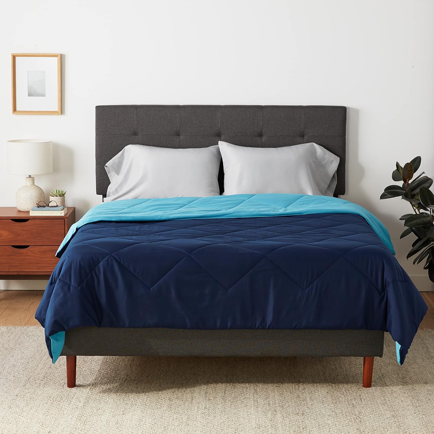 Thumbnail 6 de Amazon Basics Couette 4 Saisons réversible pour lit 2 Personnes – 220 x 240 cm, gris/noir