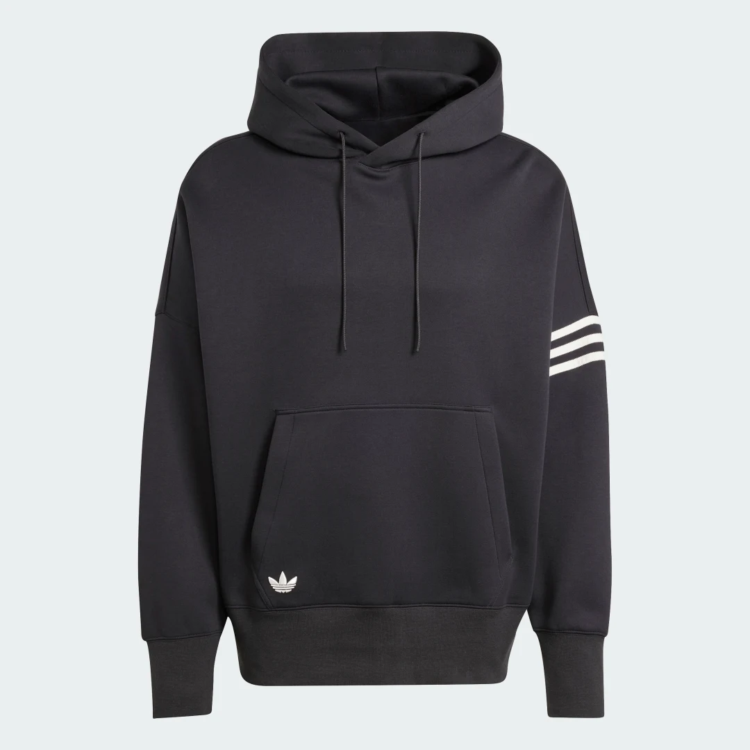 Detalle de Sudadera con capucha Neuclassics de Adidas – versatilidad y estilo en negro