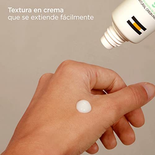 Detalle 2 de ISDIN Baby Naturals Crema Facial Hidratante Diaria para Bebé (92% origen natural) 50 ml