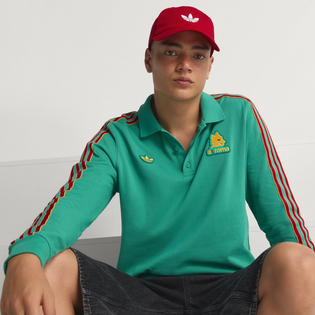 Detalle de Polo manga larga AS Roma Terrace Icons de Adidas – Verde, estilo y comodidad para fans del club