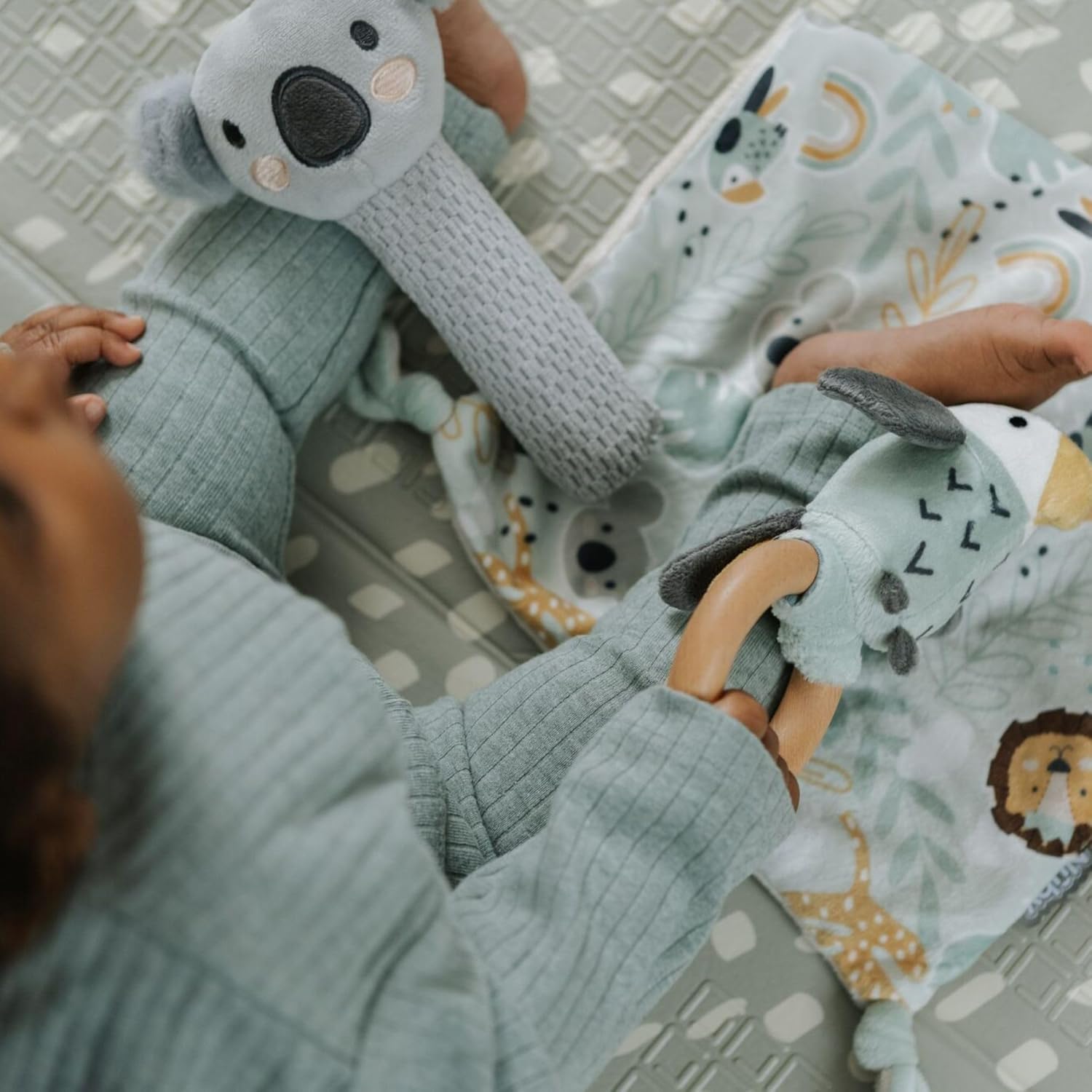 Detalle de Nuby Ensemble cadeau Animal Adventures – Ensemble de 3 pièces dès la naissance