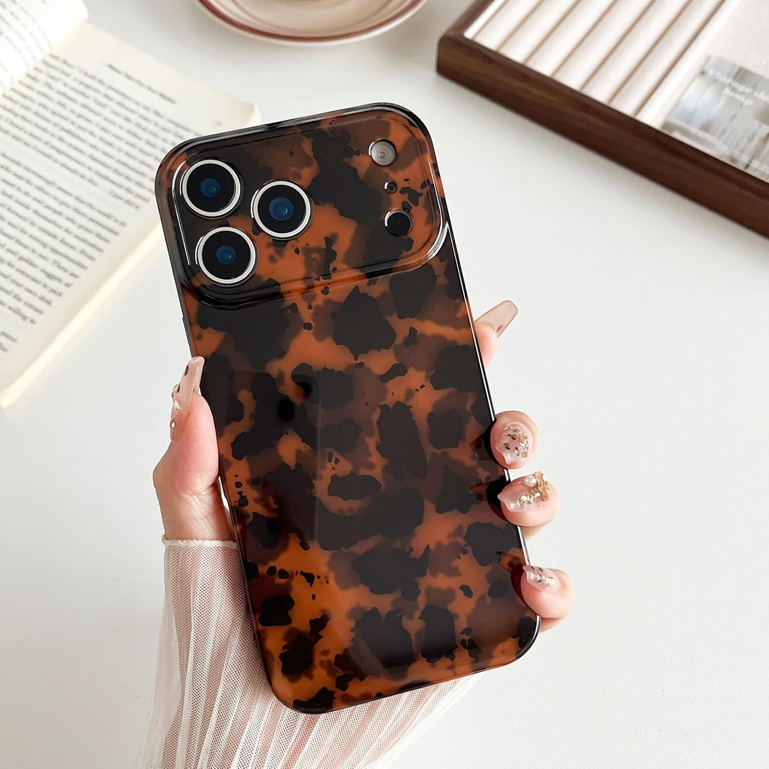 Detalle de CHEDEMK iPhone 17 Pro Max Case, Soft TPU Tortoiseshell Leopard Print