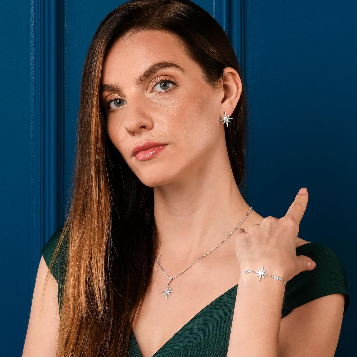 Detalle 1 de namana Collier Étoile Polaire pavé de zircons pour femme, chaîne forçat réglable avec écrin cadeau
