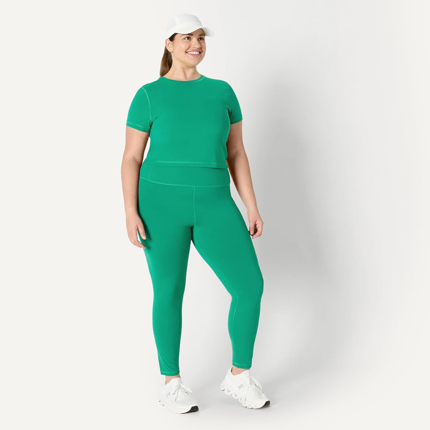 Thumbnail 6 de Amazon Essentials Women's Active FormFlex Buttery Soft Short Sleeve Crop Top