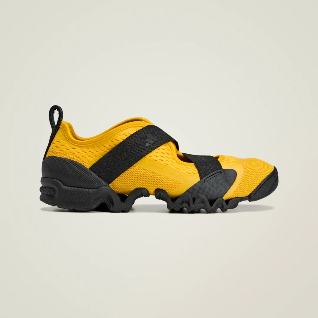 Detalle 2 de Zapatilla adidas by Stella McCartney Sportswear X en amarillo
