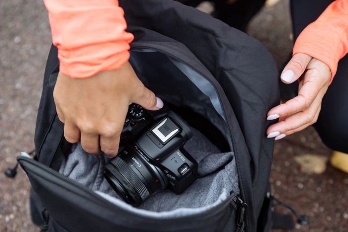 Detalle 2 de Canon EOS R50 Starterset 375 g