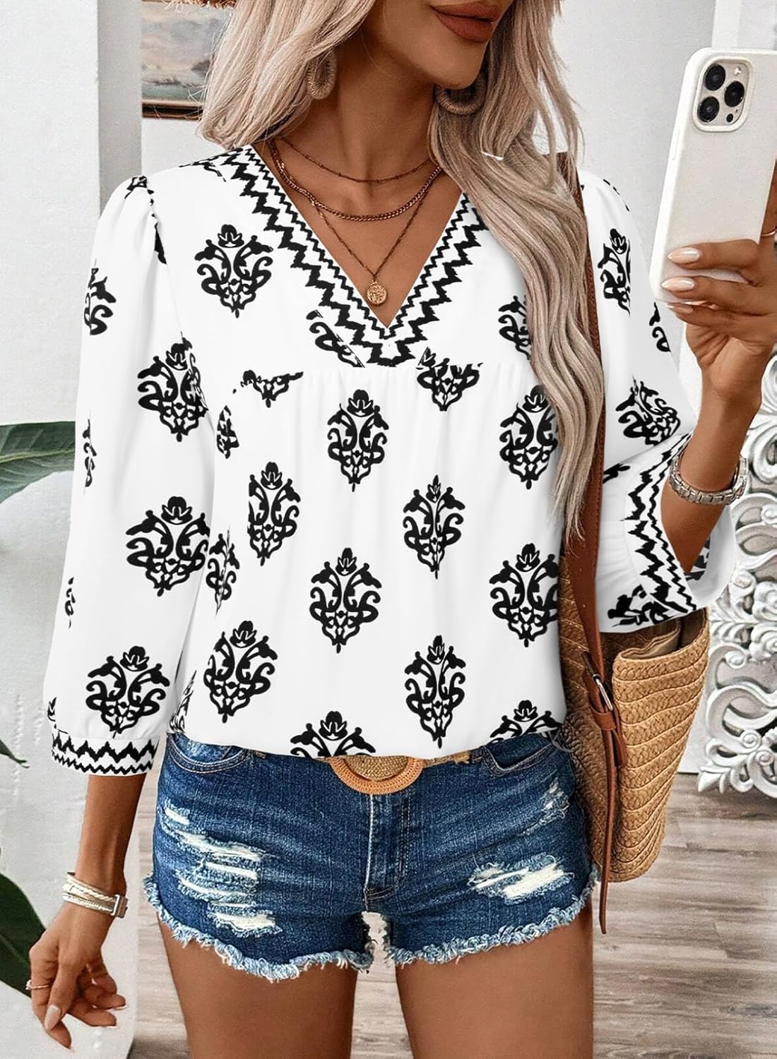 Detalle 2 de Women’s V-neck Floral Chiffon Blouse