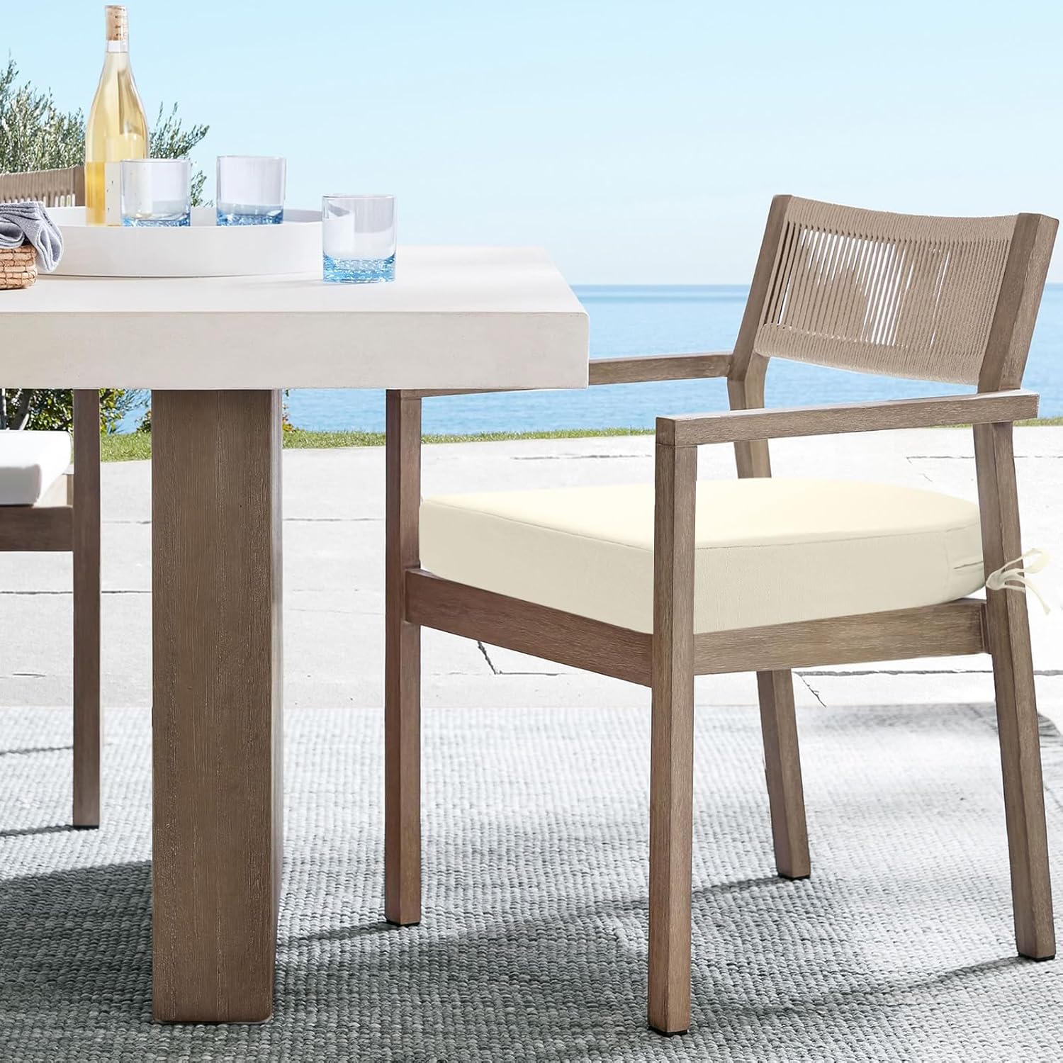 Detalle 2 de PRIMEPATIO Stuhlkissen für draußen 2er-Set, 45x45 cm, Beige – wasserdicht, UV-beständig, mit Befestigungsgurten
