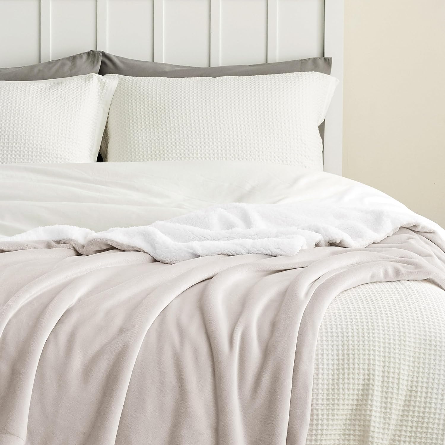 Detalle 2 de BEDSURE Kuscheldecke 130×150 cm – Sherpa Wohndecke 🛋