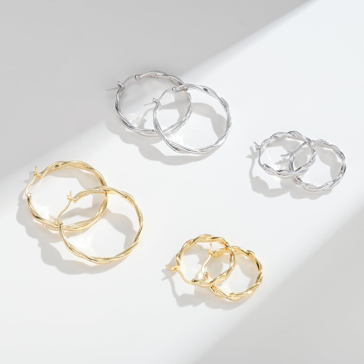Thumbnail 4 de Macachii 925 Sterling Silver Twisted Hoop Earrings with Zirconia