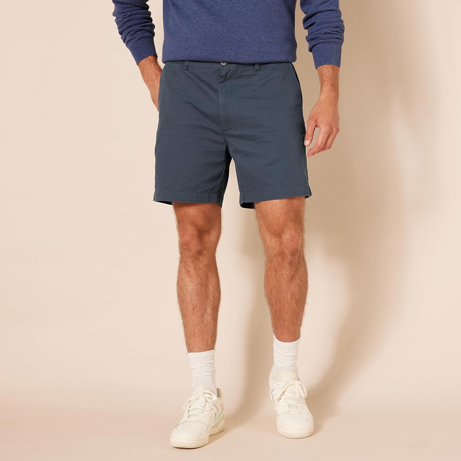 Detalle de Amazon Essentials Classic Fit 7-Inch Men's Chino Shorts