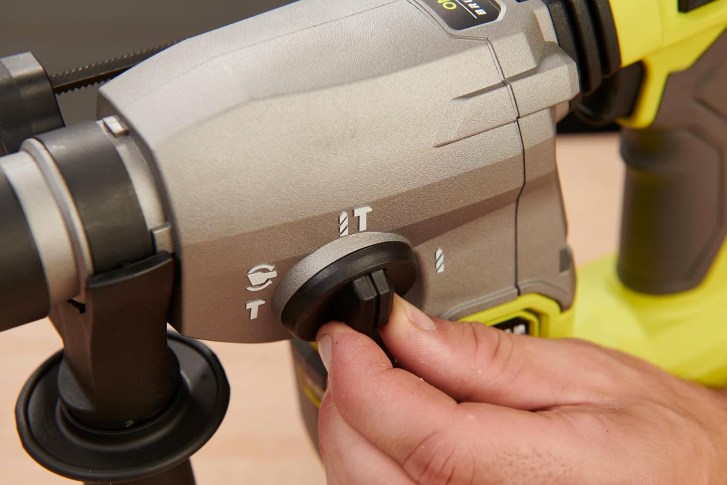 Detalle 2 de Ryobi RSDS18BL-0 trapano SDS+ 18V brushless