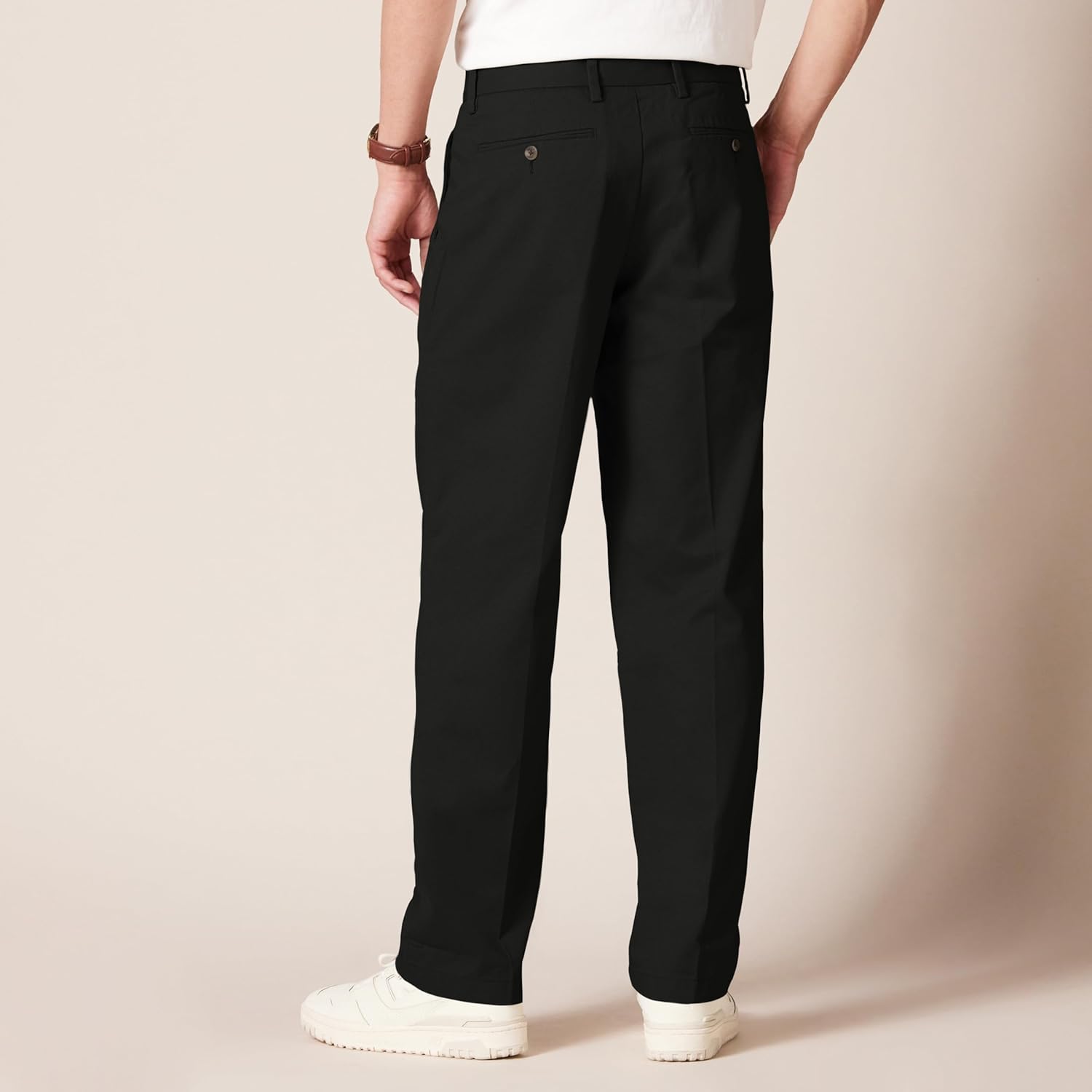 Thumbnail 1 de Amazon Essentials Men’s Classic-Fit Wrinkle-Resistant Pleated Chino Trousers (Big & Tall available)
