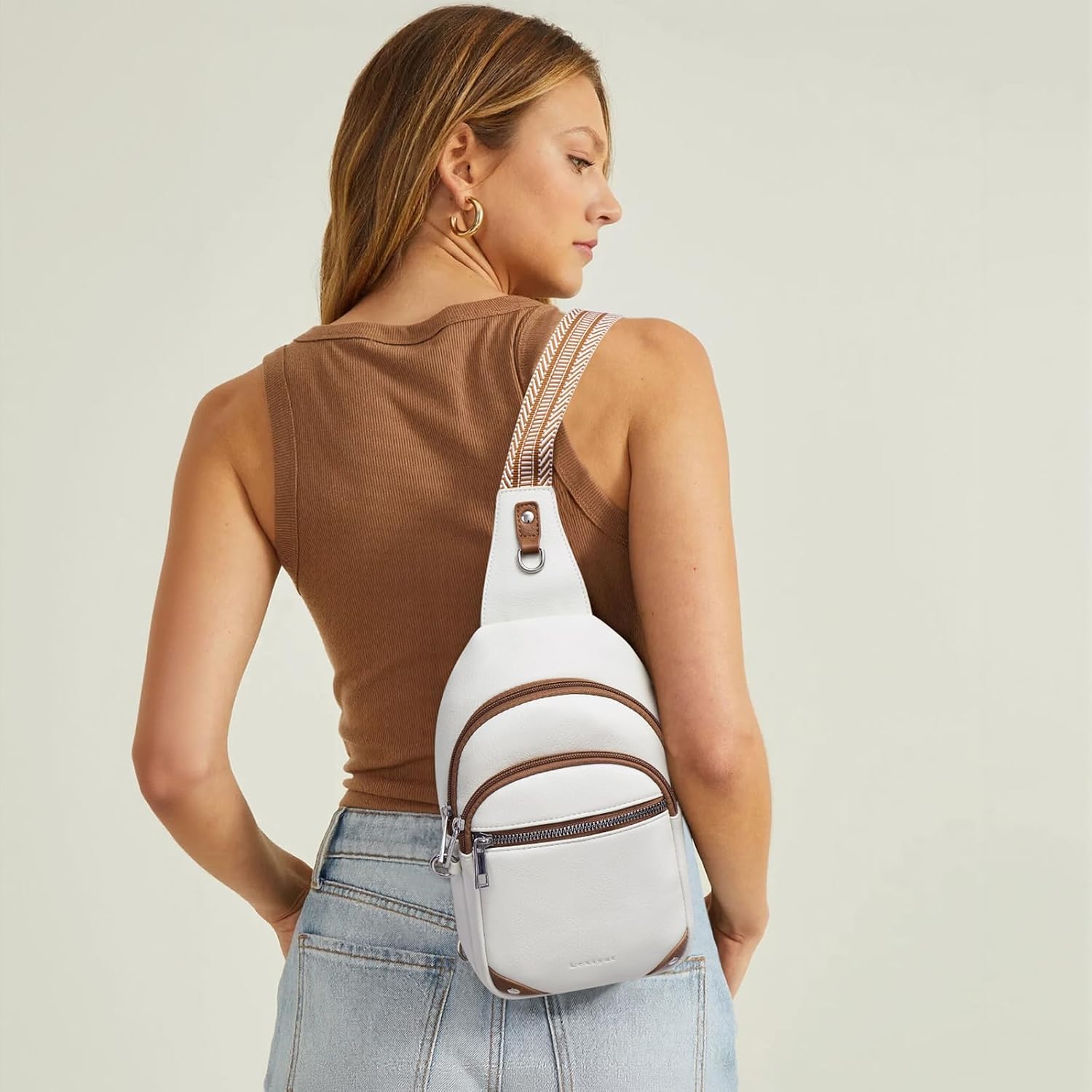Detalle de Lexiyat Anti-Theft Crossbody Bag for Women – RFID Protected, Vegan Leather Sling