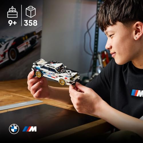 Detalle 2 de LEGO Speed Champions BMW M3 (E30) 77263, maqueta de carreras con piloto