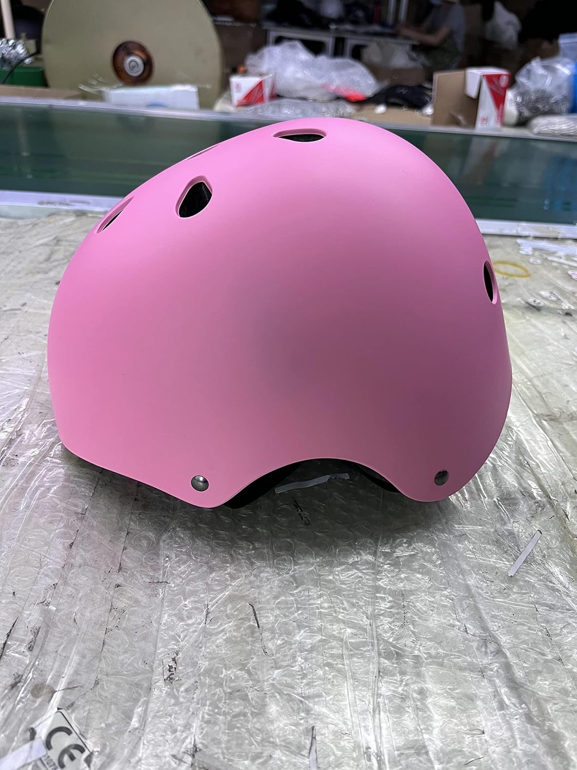 Detalle de TCCVANAS Kids Helmet and Protective Gear Set with ABS Shell