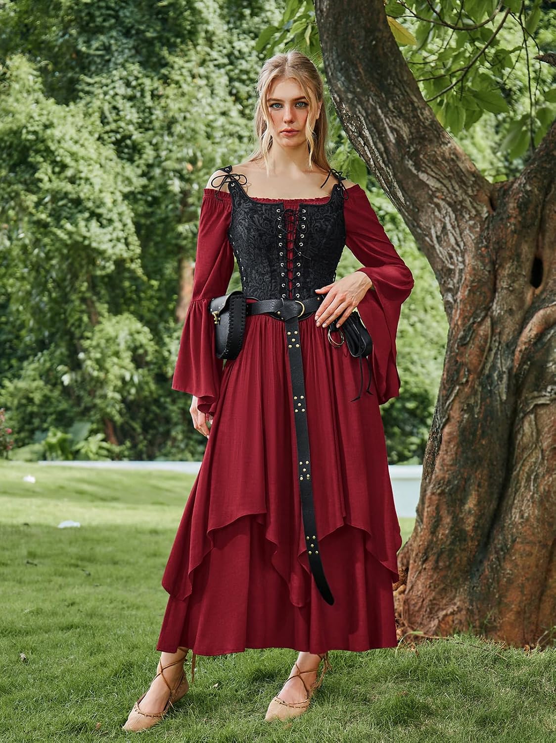 Thumbnail 4 de Scarlet Darkness Renaissance Costume Dress