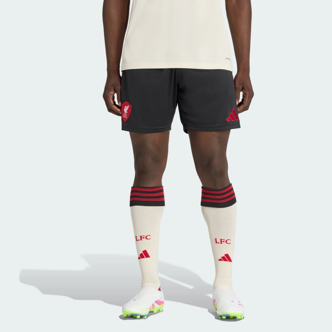 Detalle de Pantalón corto segunda equipación Liverpool FC 25/26 de Adidas