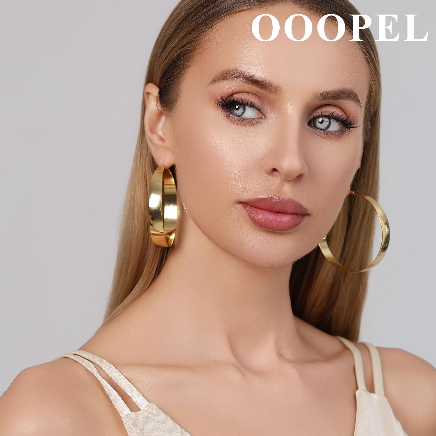 Detalle 2 de OOOPEL Hoop Earrings, 10mm Wide