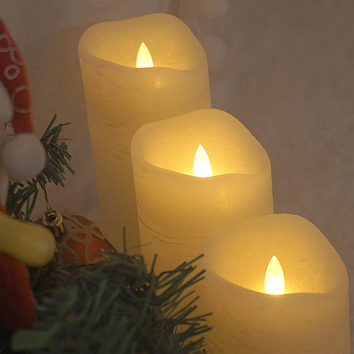 Detalle 2 de Candle Choice Flameless Pillar Candles, 3-Pack