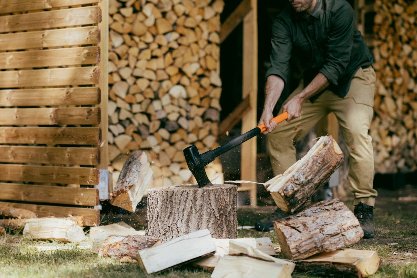 Detalle 2 de Fiskars X46 klyvhammare – 2-i-1-yxa och hammare, 4,6 kg