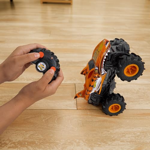 Thumbnail 3 de Hot Wheels HW Tiger Shark RC: Monster Truck teledirigido todoterreno 1:24 con mando y alcance de 30 m
