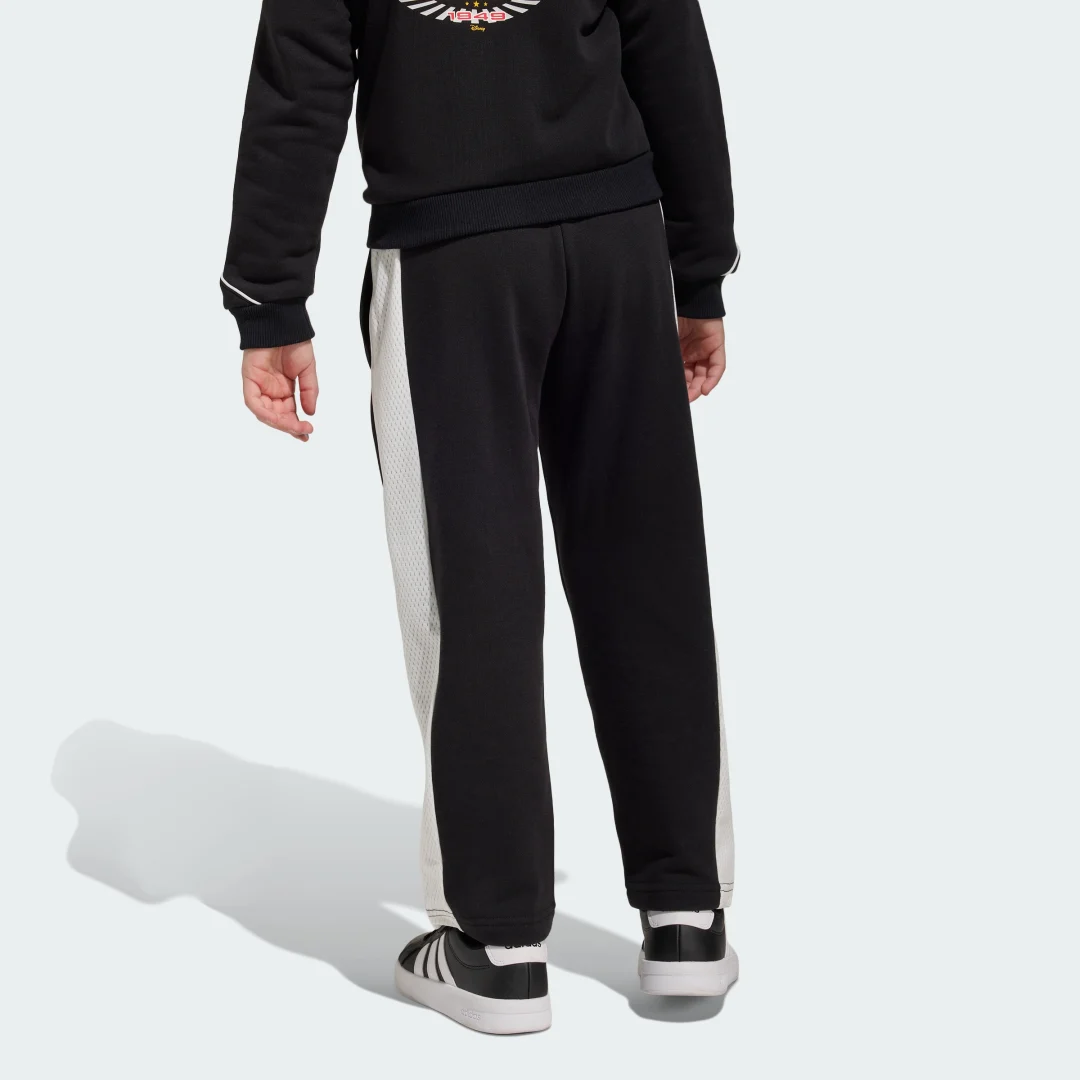 Detalle de Pantalón Adidas Disney Mickey Mouse: negro,Versátil y cómodo para el día a día