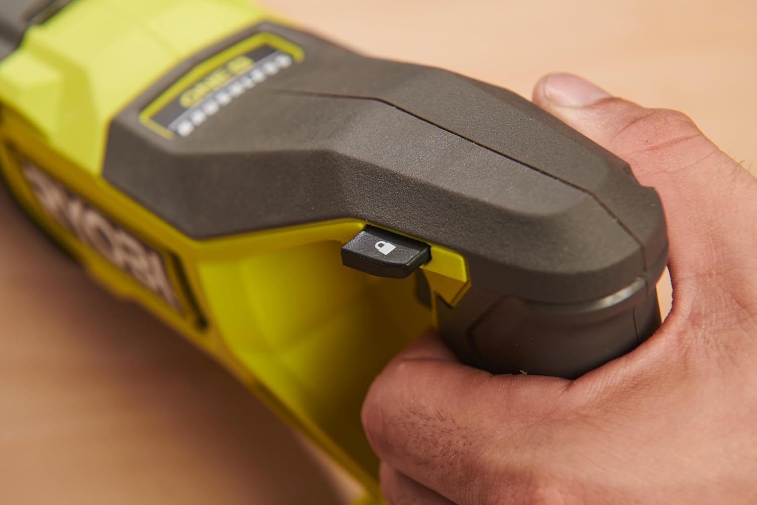 Detalle 2 de Ryobi RRS18BL-0 18V brushless reciprocating saw