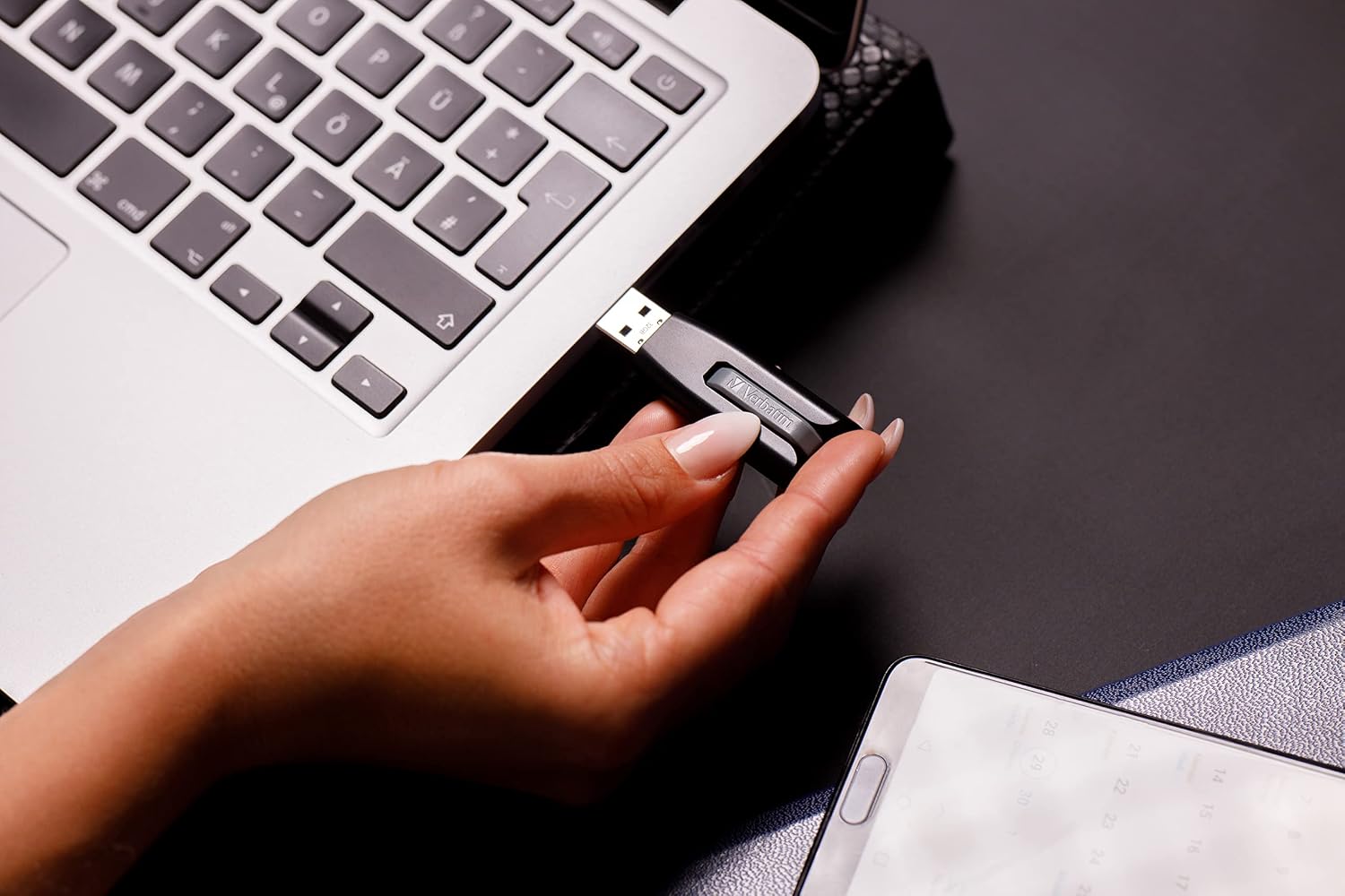 Detalle 2 de Verbatim Store 'N' Go V3 49168, pendrive 256 GB, USB 3.2 Gen 1, wysuwany