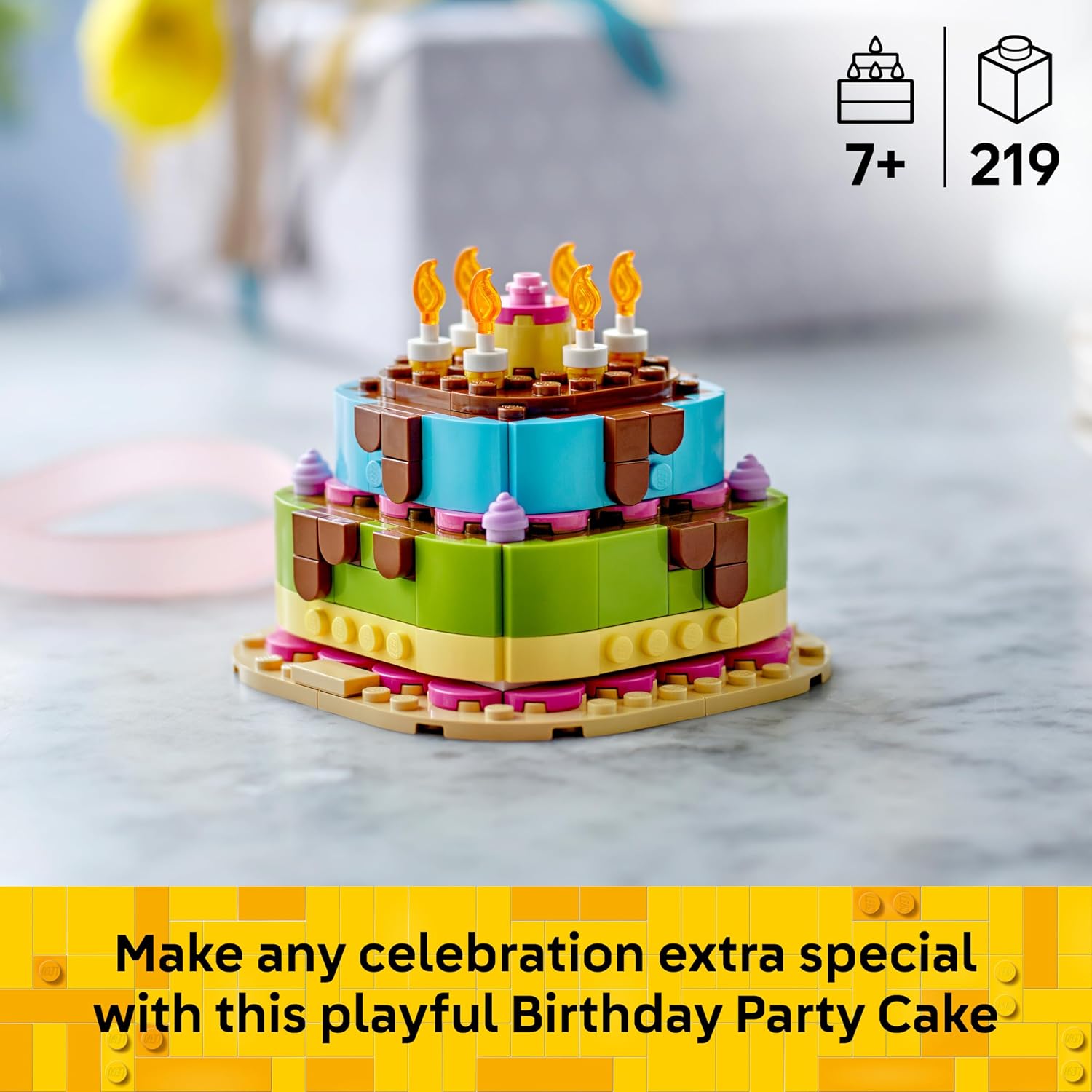 Thumbnail 1 de LEGO 40815 Birthday Party Cake building set, 219 pieces with 10 candles