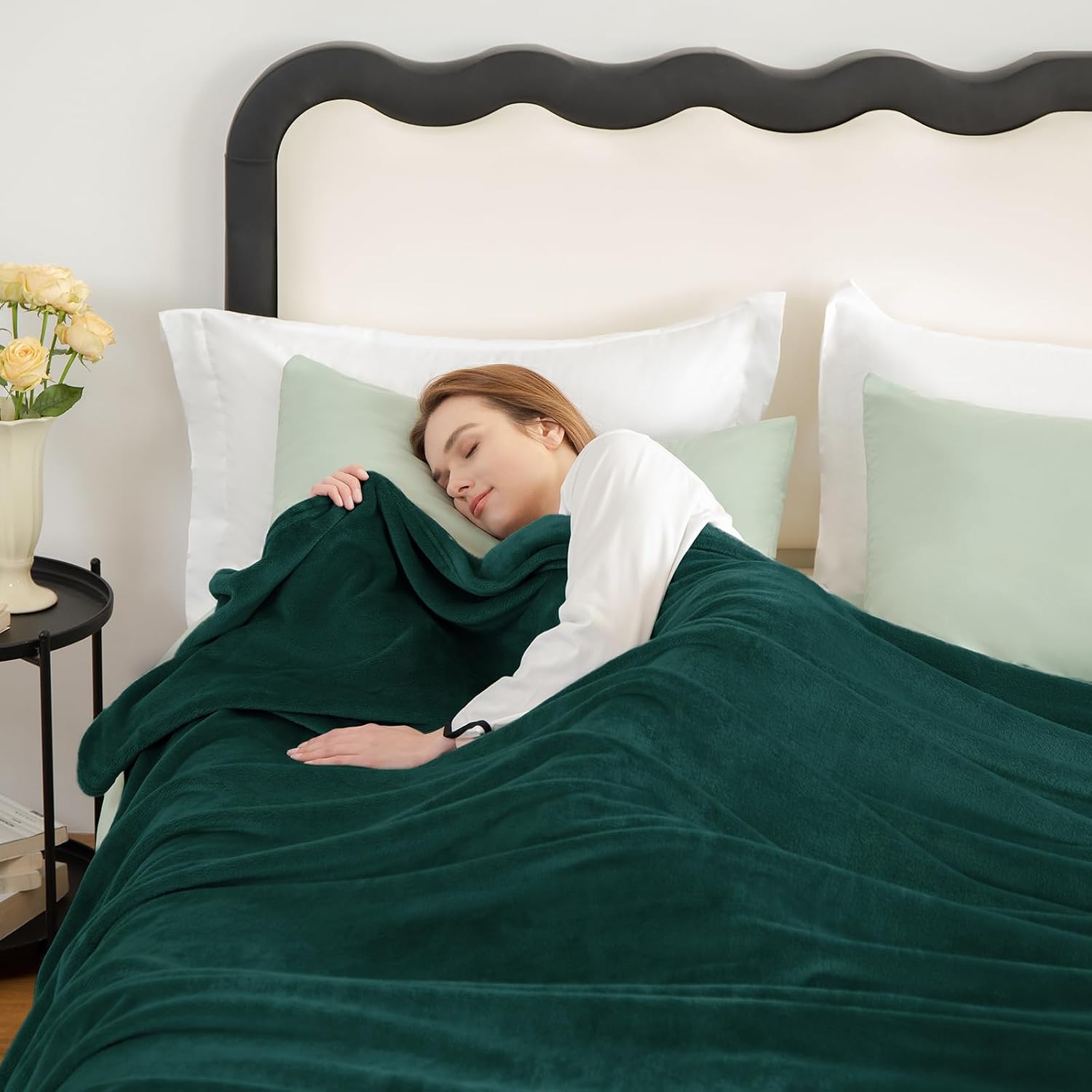 Thumbnail 5 de WAVVE Kuscheldecke „Flauschig“ Waldgrün – Sofadecke 150x200 cm aus Microfaser