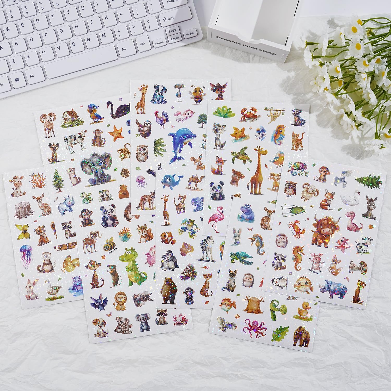 Detalle 2 de 8 autocollants animaux pailletés holographiques pour enfants