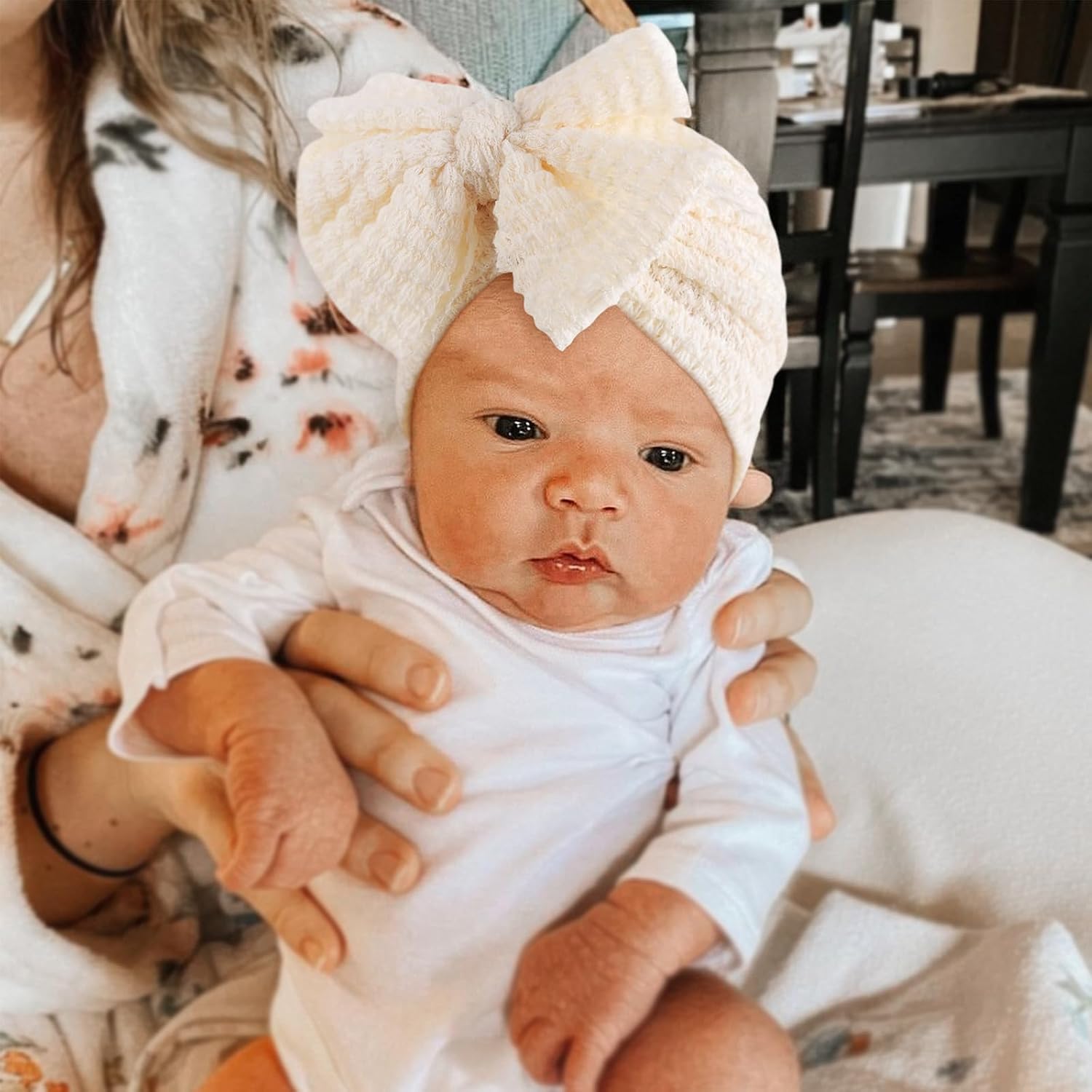 Thumbnail 3 de DRESHOW 5-Piece Baby Turban Hats set — Soft, stretchy infant beanies with oversized bows