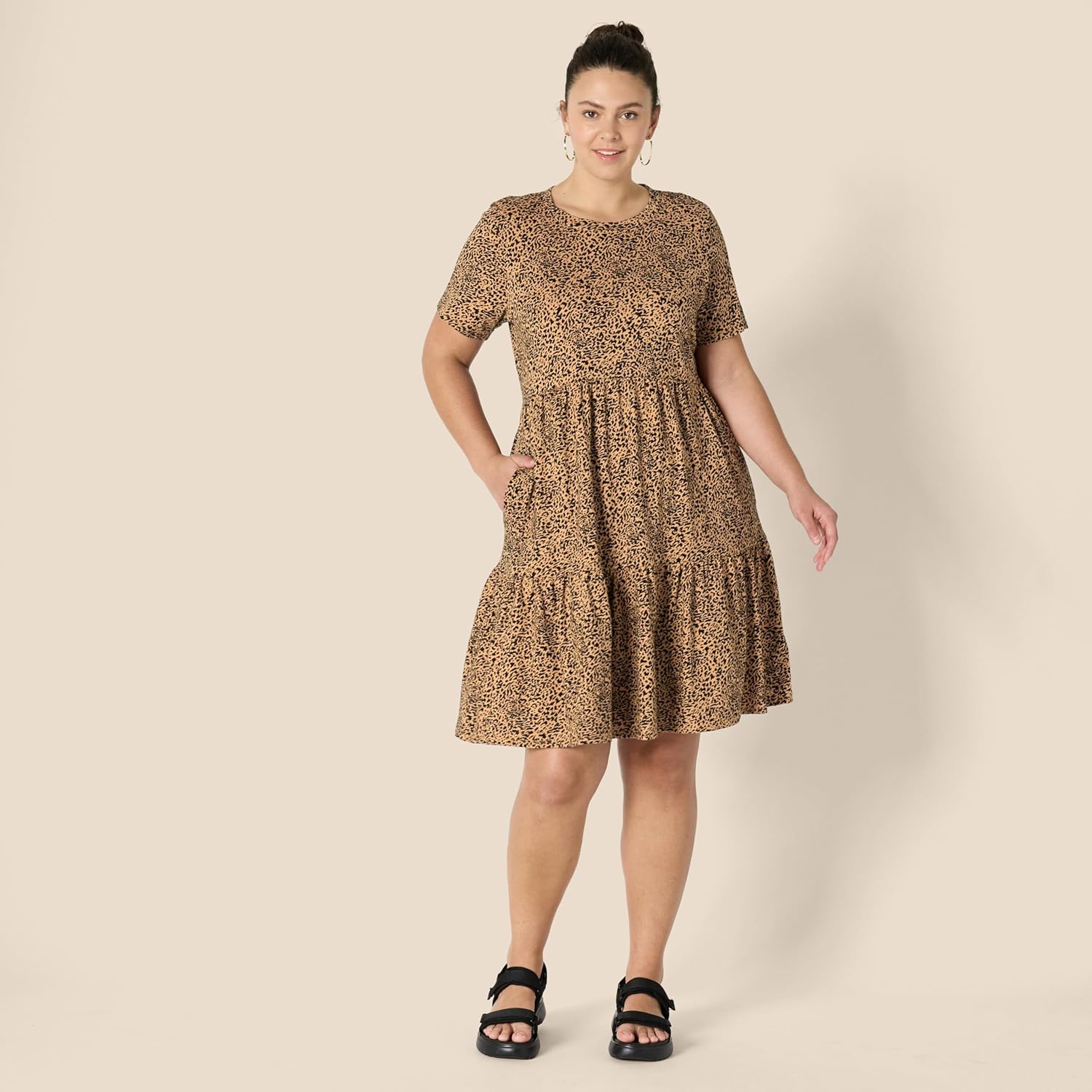 Thumbnail 6 de Amazon Essentials Women’s Casual Cotton Short Sleeve Tiered Dress (Crew Neck)