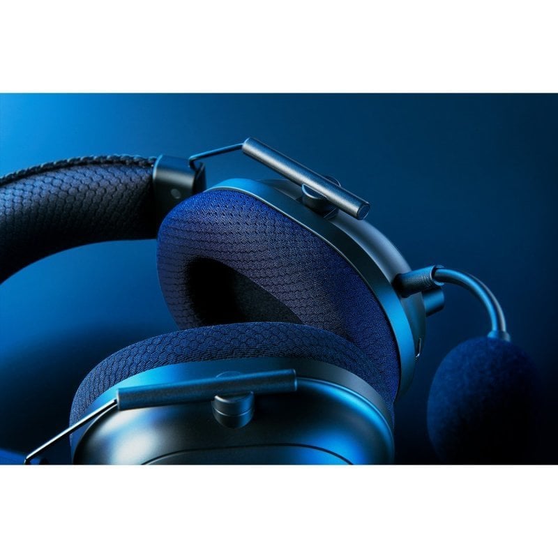 Detalle de Razer BlackShark V2 Pro 2023 auriculares inalámbricos gaming blancos