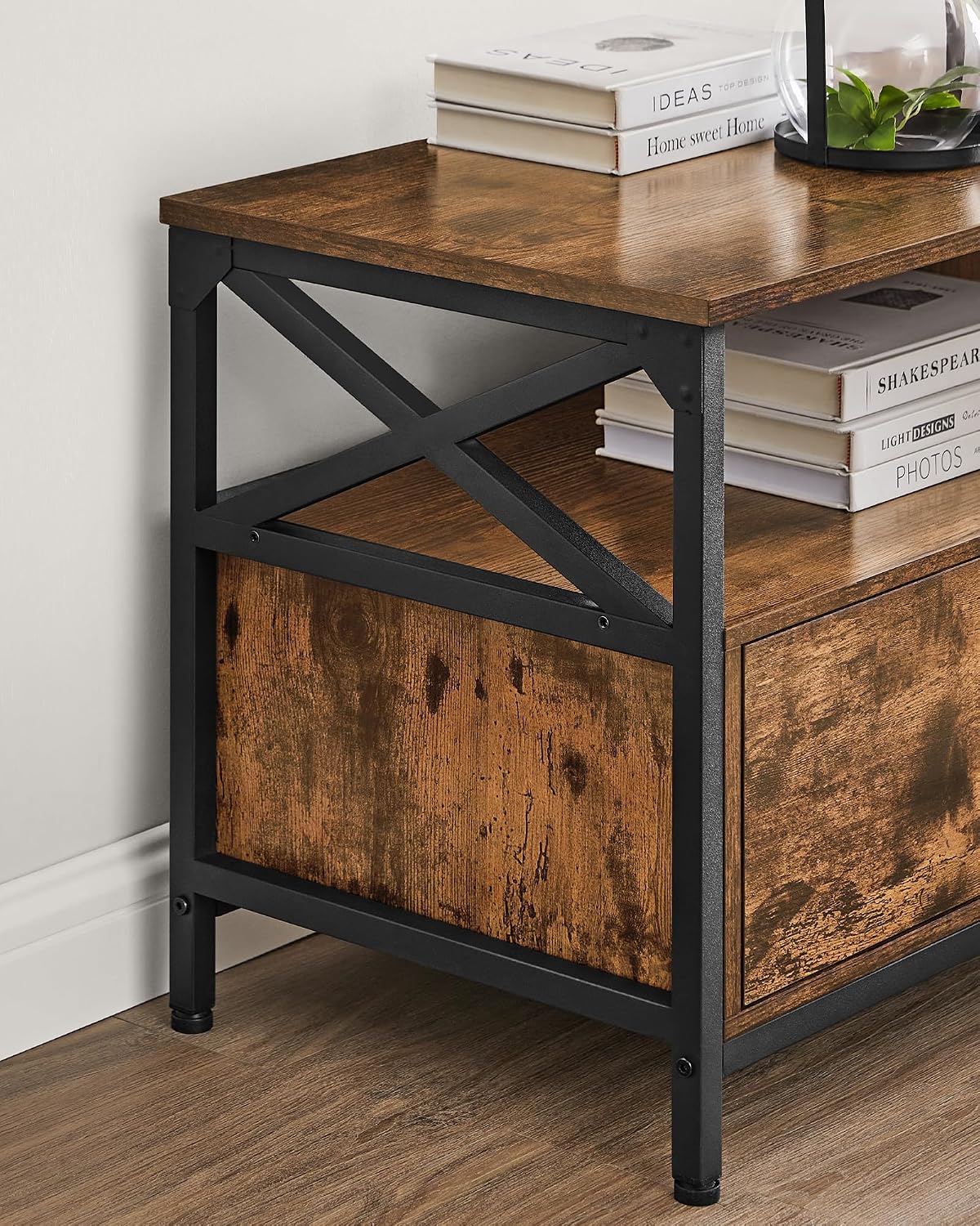 Detalle 2 de VASAGLE Daxton Collection LTV303KD01 TV Stand, 178 cm, 3 Drawers and 3 Shelves